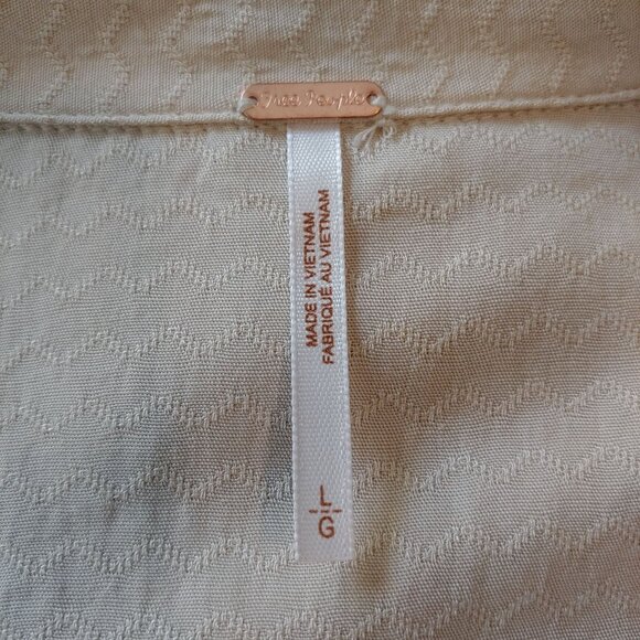 Free People Erin's Oversize Button Shirt Boho Romantic Oatmeal L Silky - Picture 11 of 13